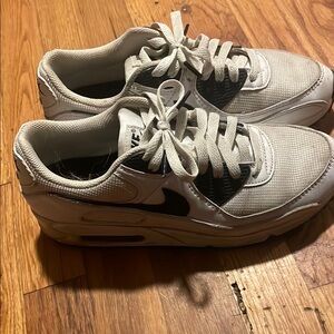 Nike air max 90. White and black
